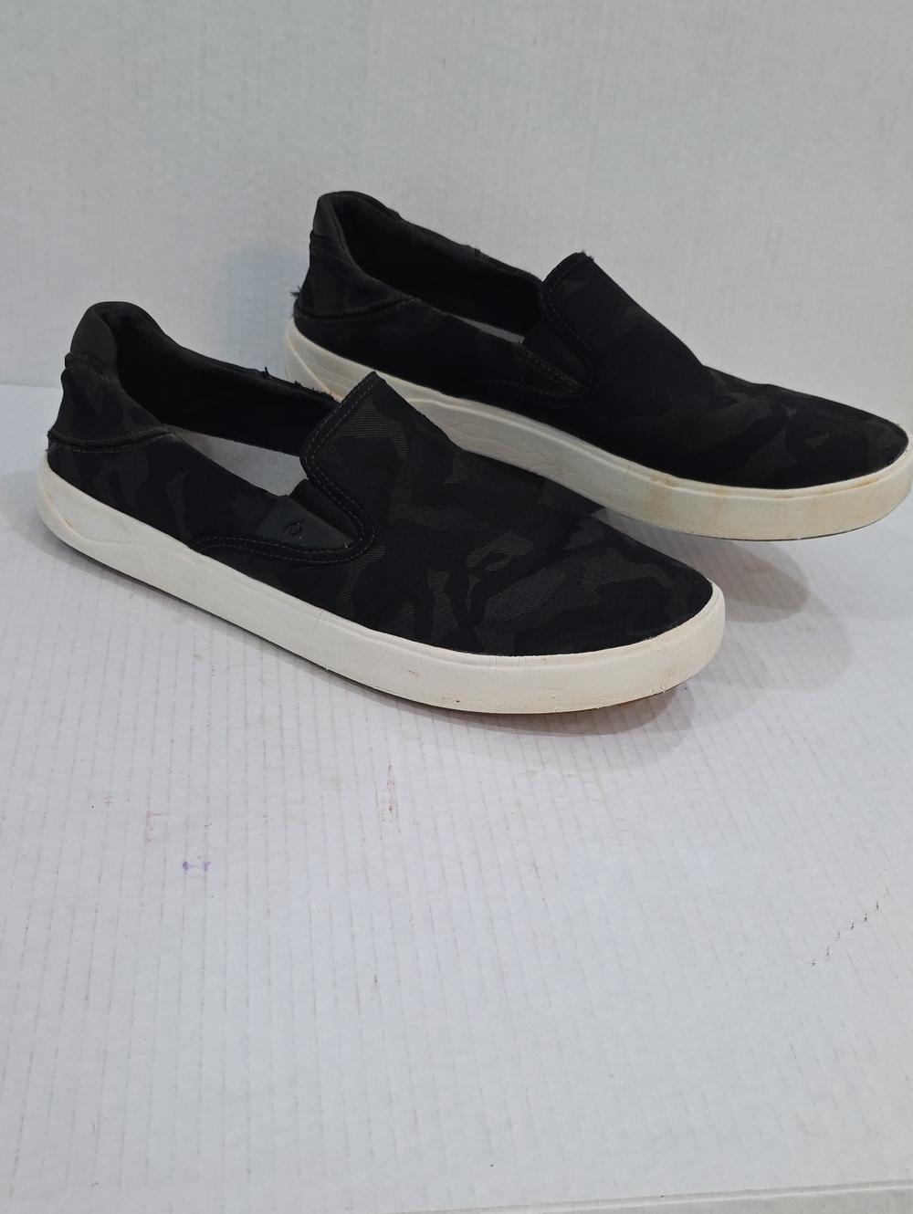 OluKai Lae'ahi Pa'i Men's Black Camouflage Slip-On Sneakers Size 11